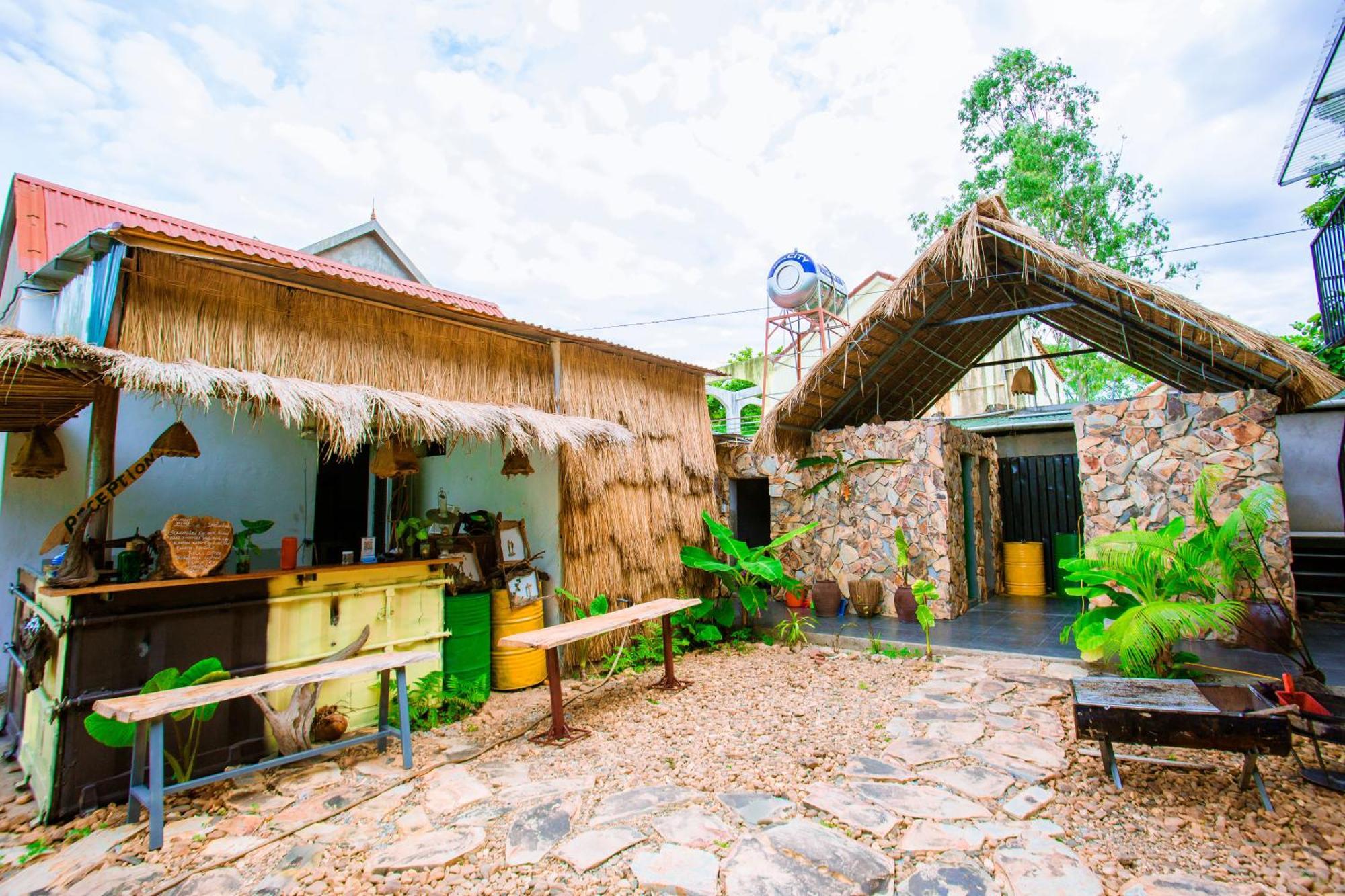 A Little Leaf Phong Nha